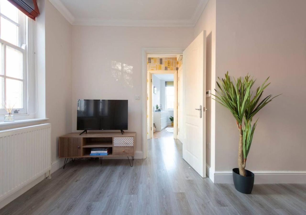 Welcoming And Radiant - One Bedroom In The Heart Of South * Londra