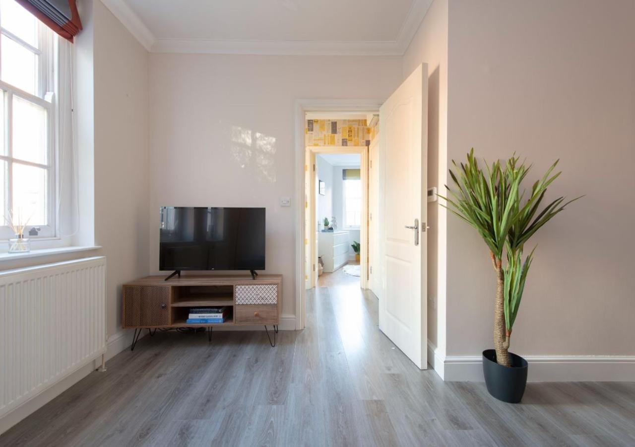 Welcoming And Radiant - One Bedroom In The Heart Of South Appartamento